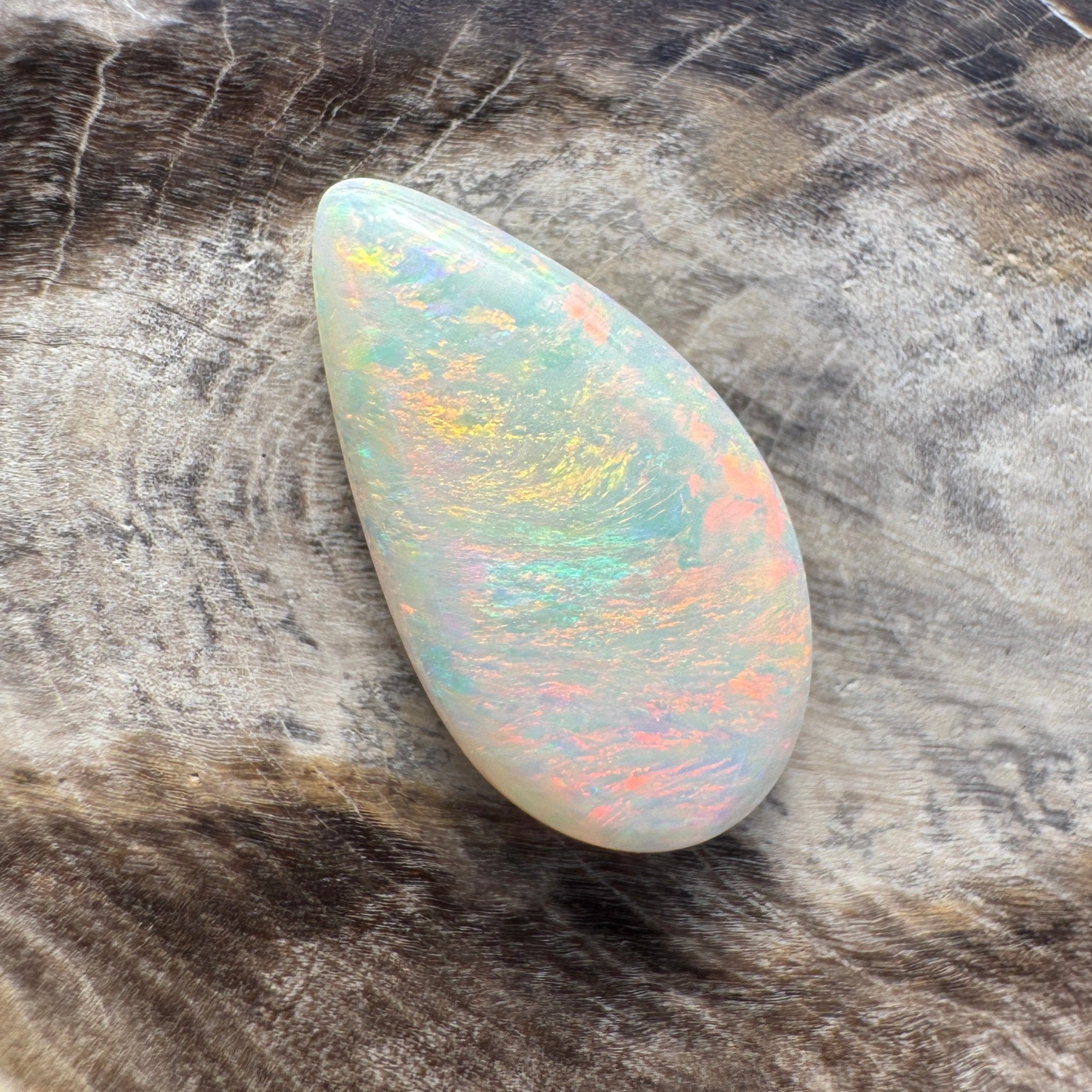 3ct Hand - cut Solid Lightning Ridge Opal