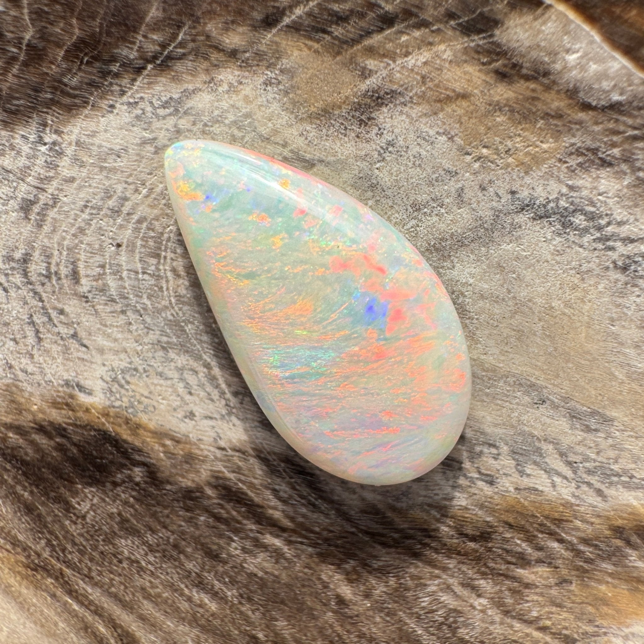 3ct Hand - cut Solid Lightning Ridge Opal