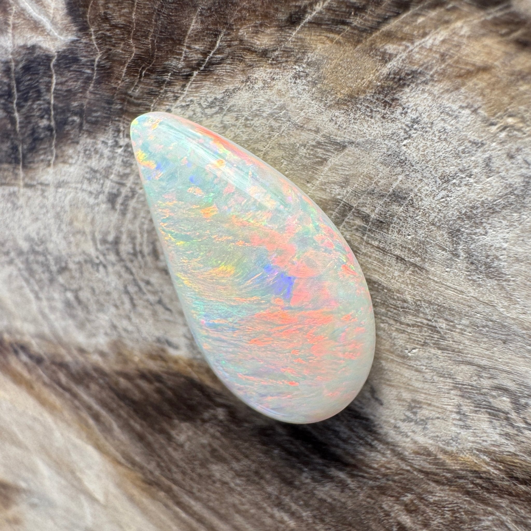 3ct Hand - cut Solid Lightning Ridge Opal