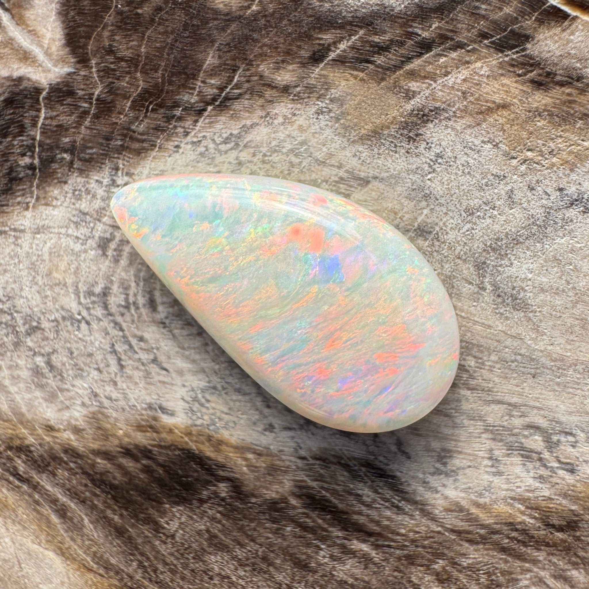 3ct Hand - cut Solid Lightning Ridge Opal