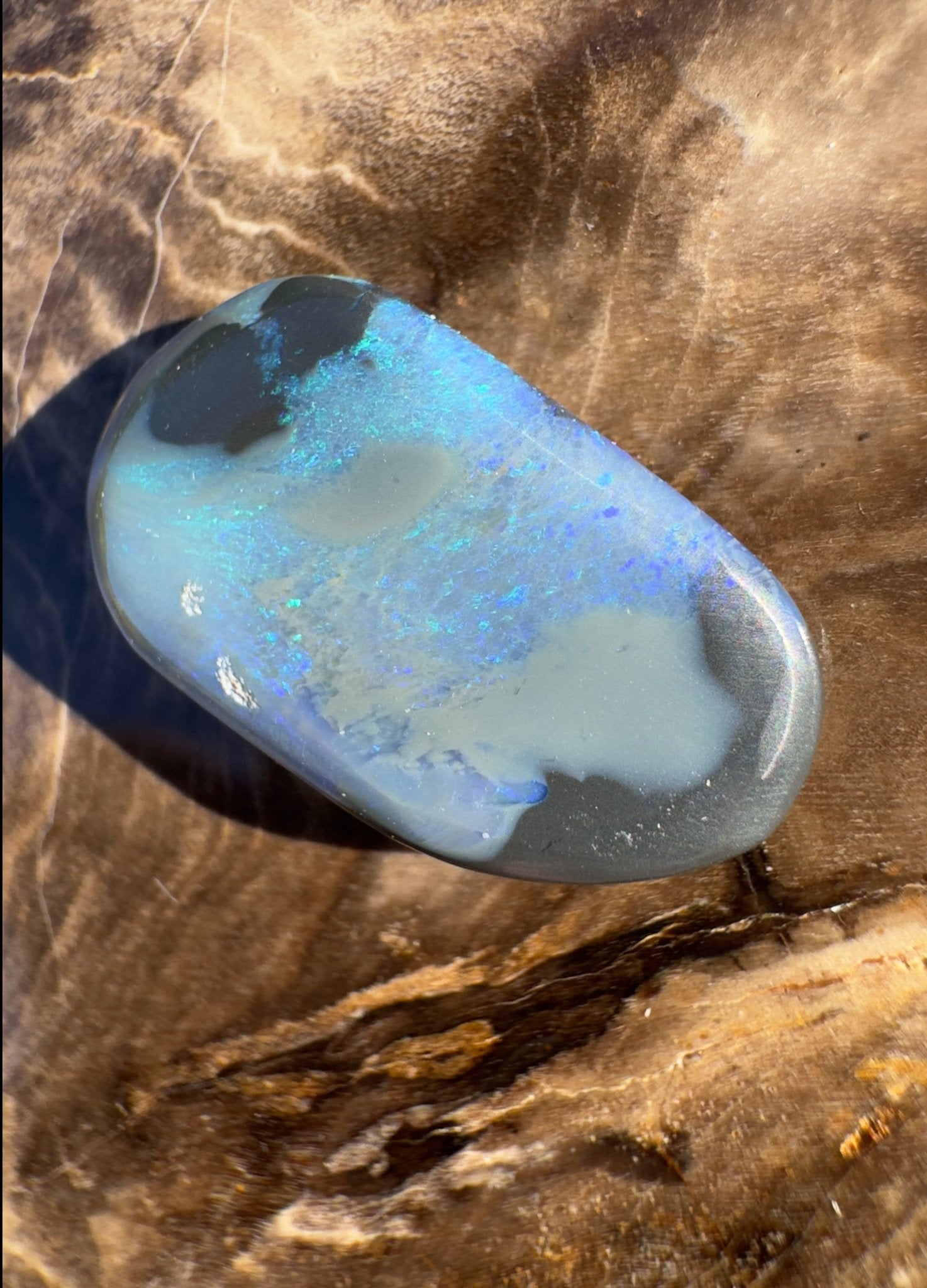 4.8ct Hand - cut Solid Lightning Ridge Semi Black Opal