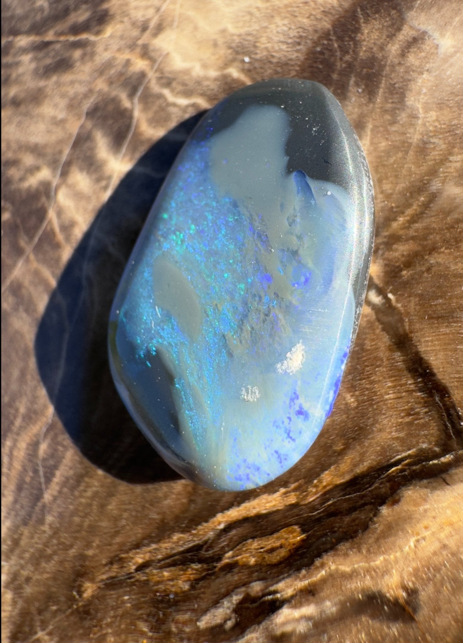 4.8ct Hand - cut Solid Lightning Ridge Semi Black Opal