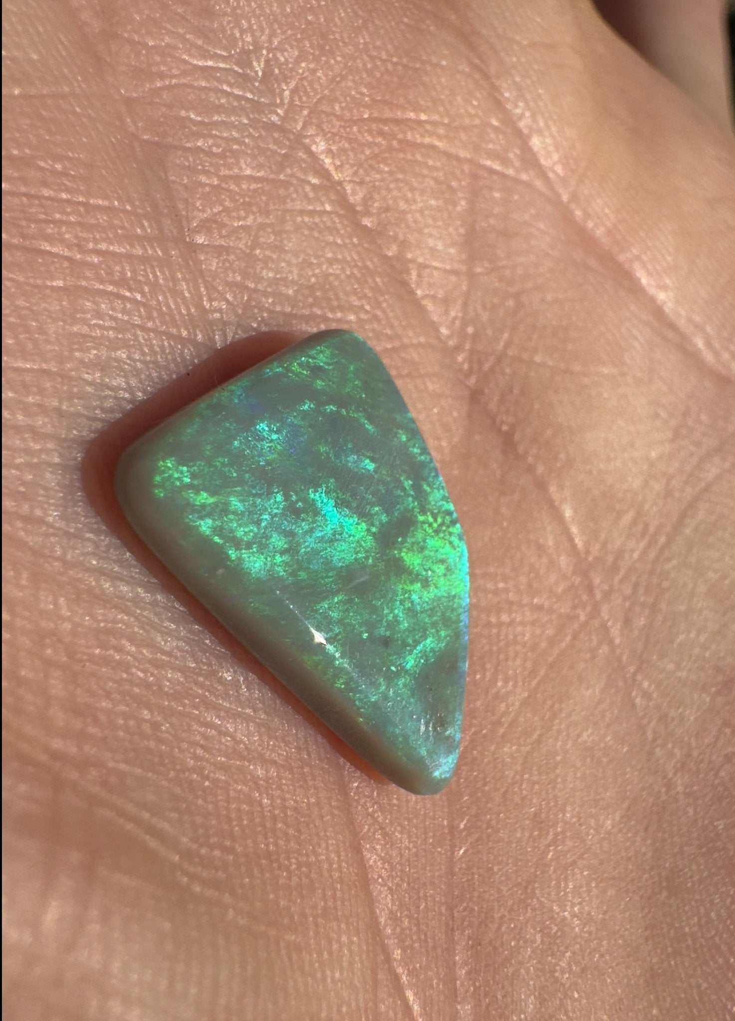5.3ct Hand - cut Solid Lightning Ridge Semi Black Opal