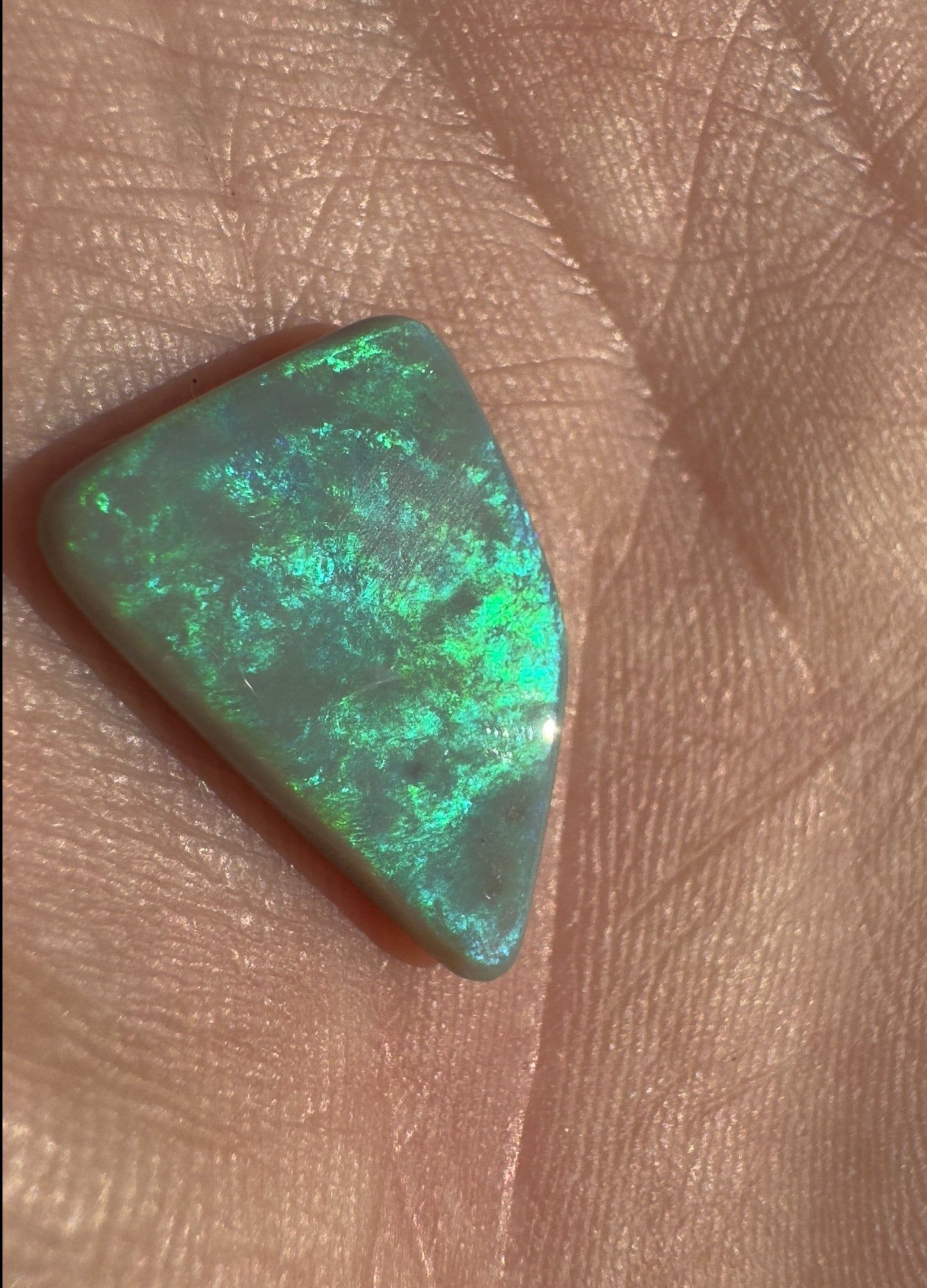 5.3ct Hand - cut Solid Lightning Ridge Semi Black Opal