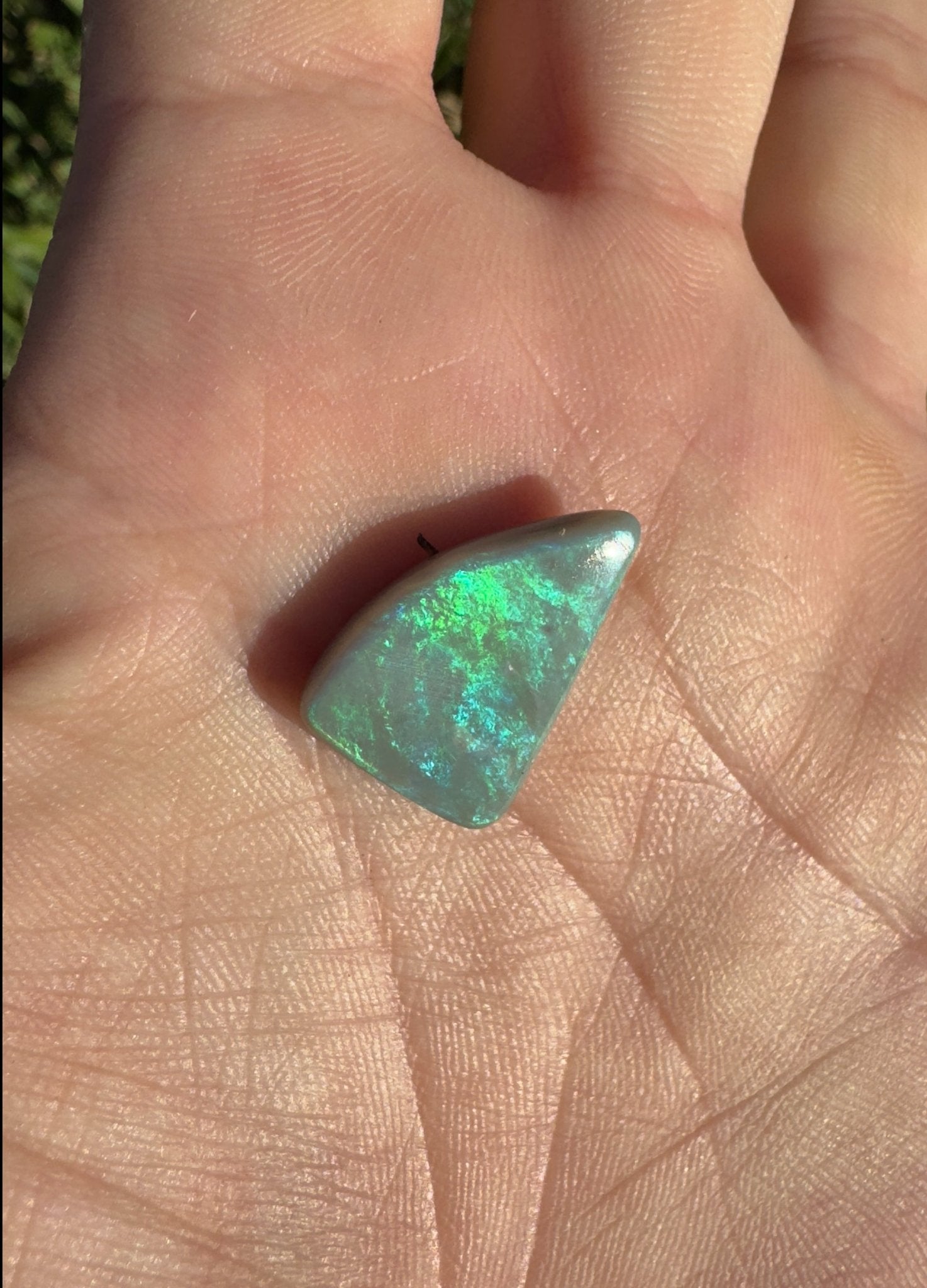 5.3ct Hand - cut Solid Lightning Ridge Semi Black Opal