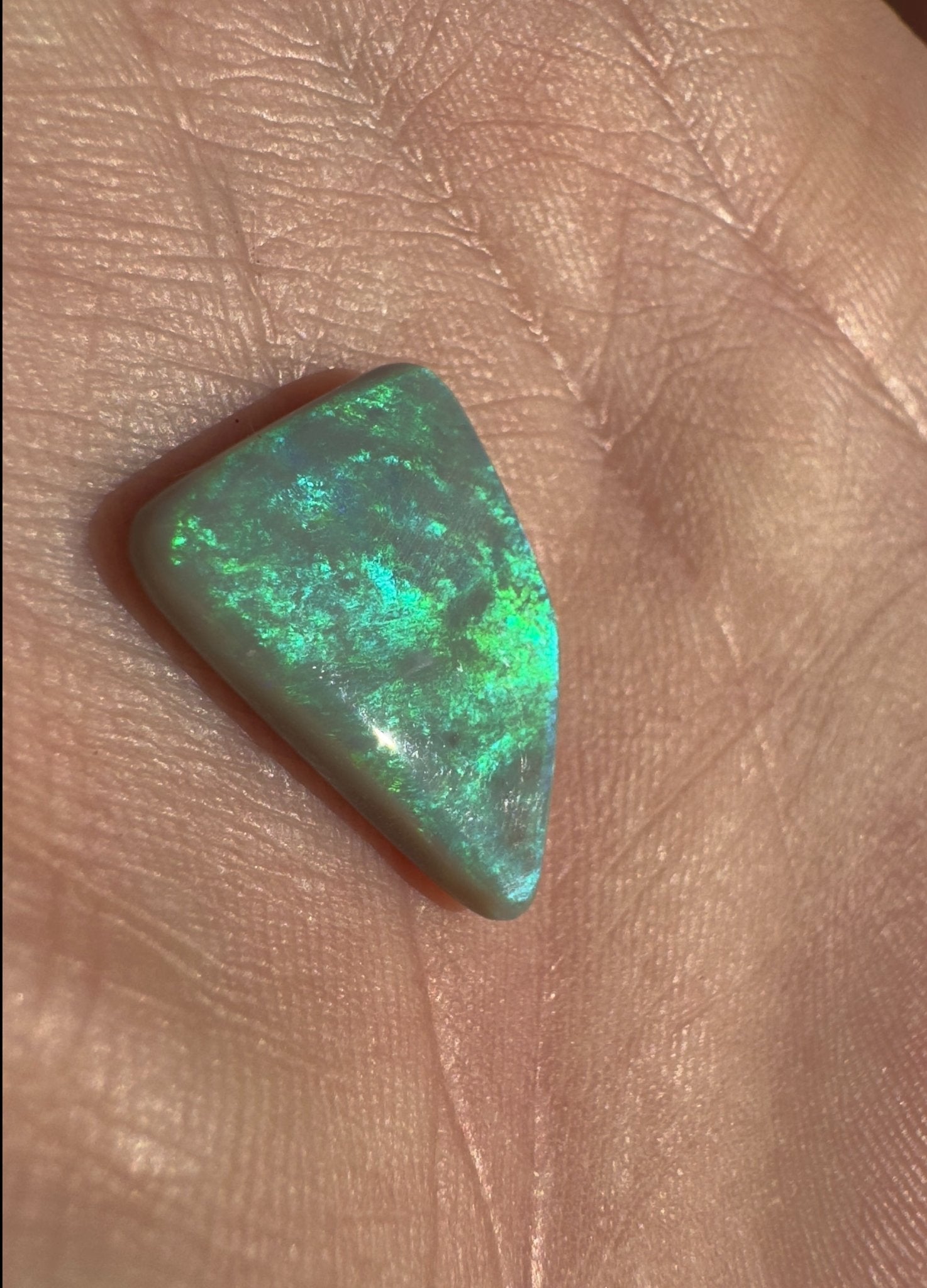 5.3ct Hand - cut Solid Lightning Ridge Semi Black Opal