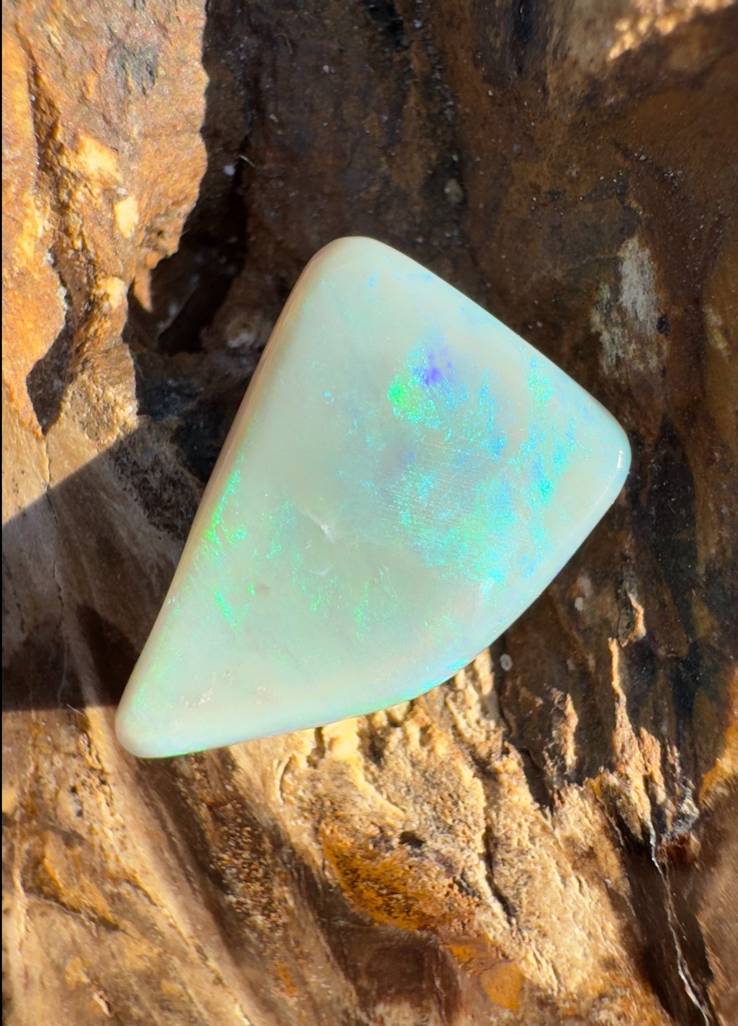 5.3ct Hand - cut Solid Lightning Ridge Semi Black Opal