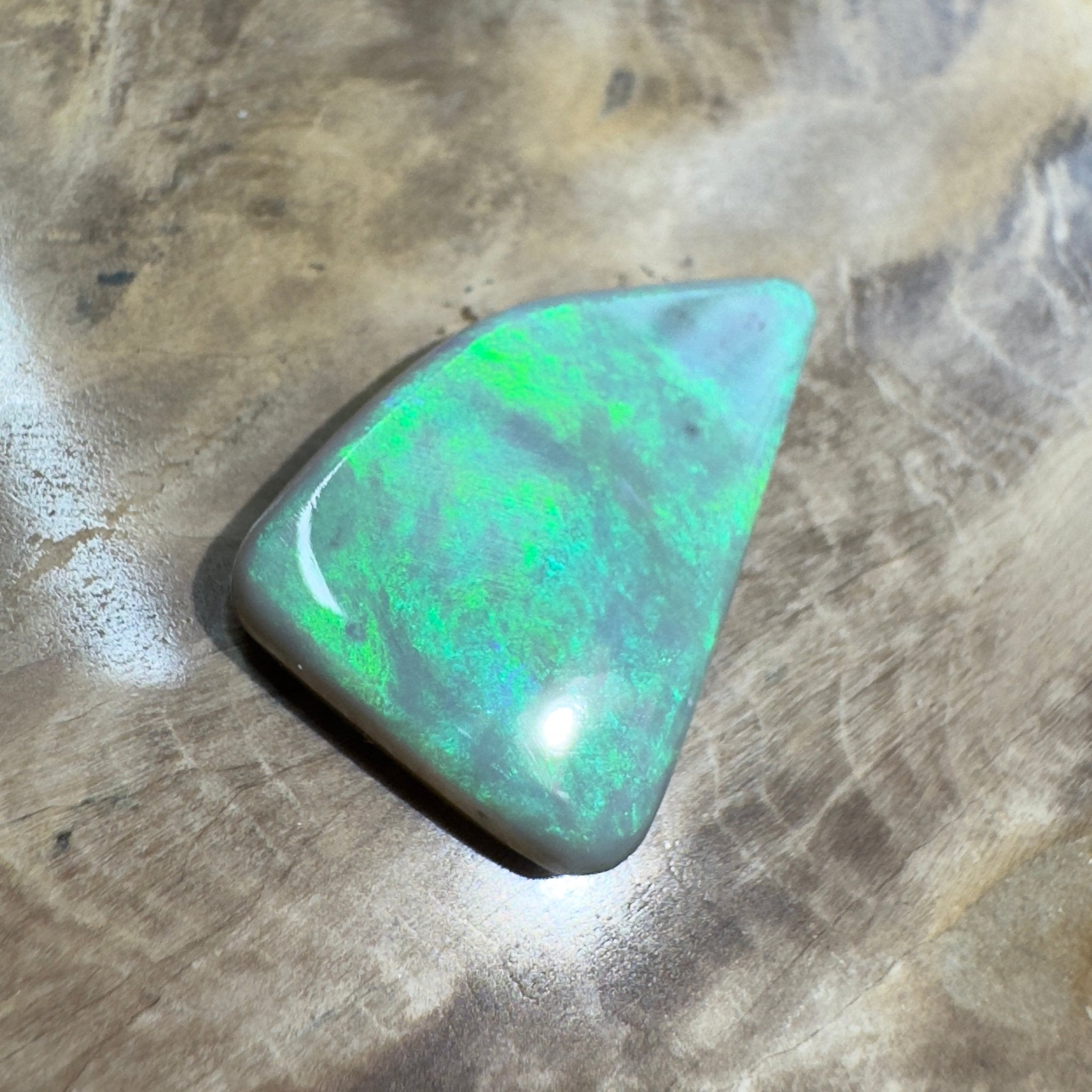 5.3ct Hand - cut Solid Lightning Ridge Semi Black Opal