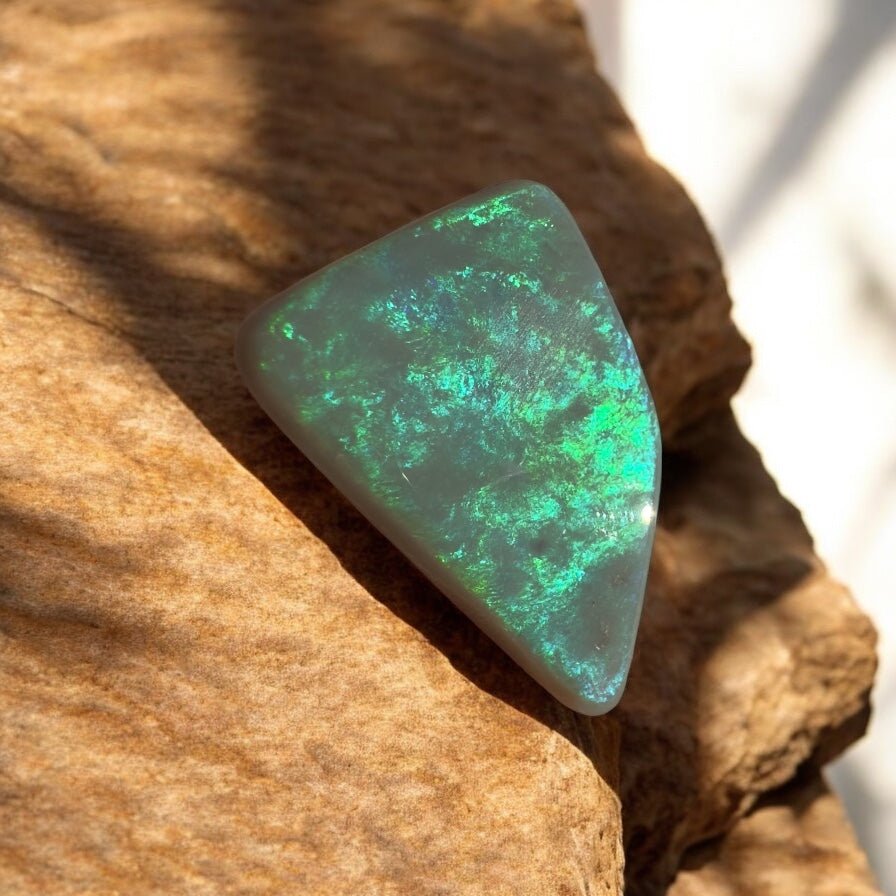 5.3ct Hand - cut Solid Lightning Ridge Semi Black Opal