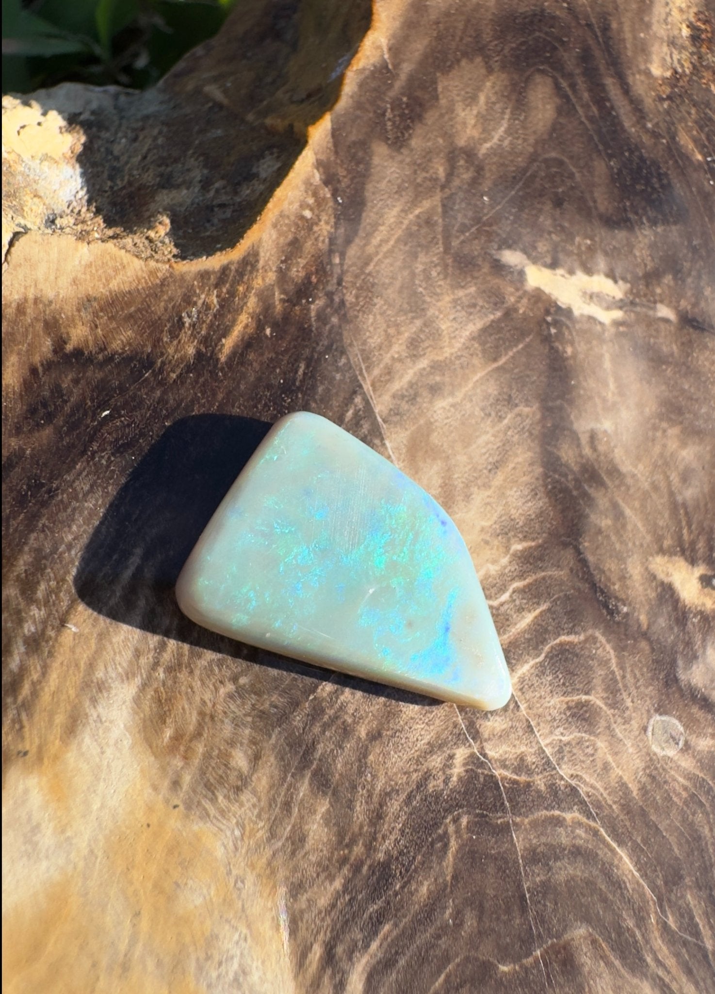 5.3ct Hand - cut Solid Lightning Ridge Semi Black Opal