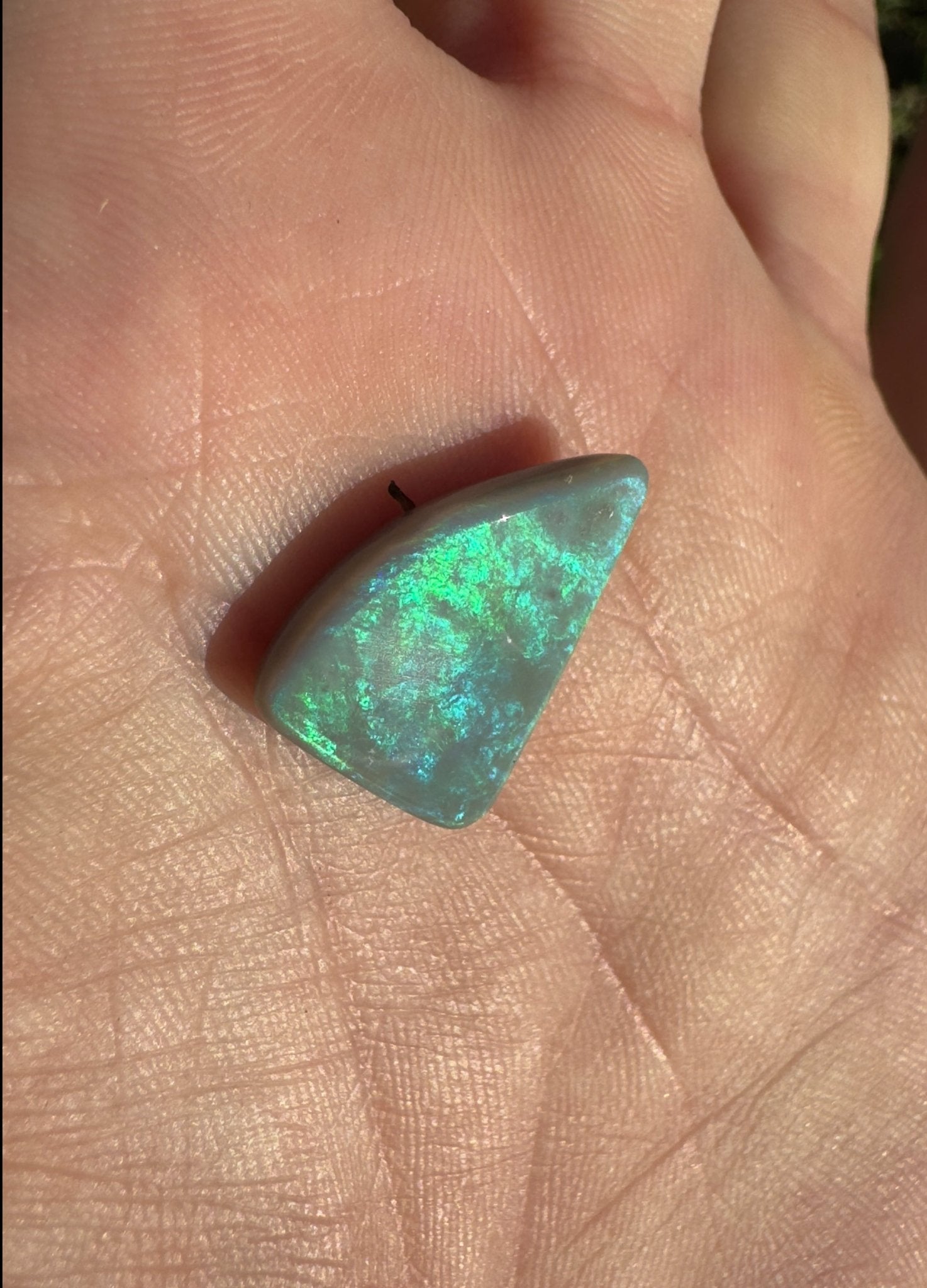 5.3ct Hand - cut Solid Lightning Ridge Semi Black Opal