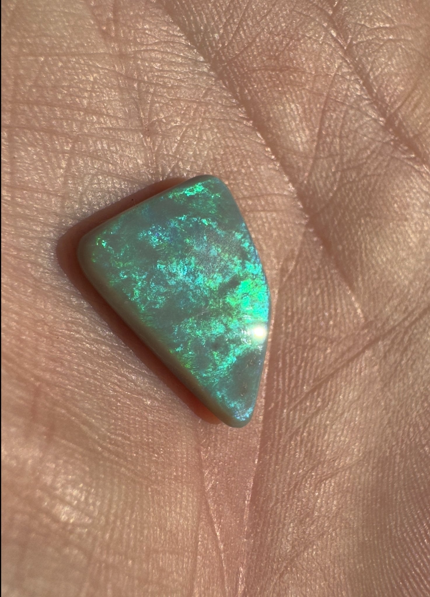 5.3ct Hand - cut Solid Lightning Ridge Semi Black Opal