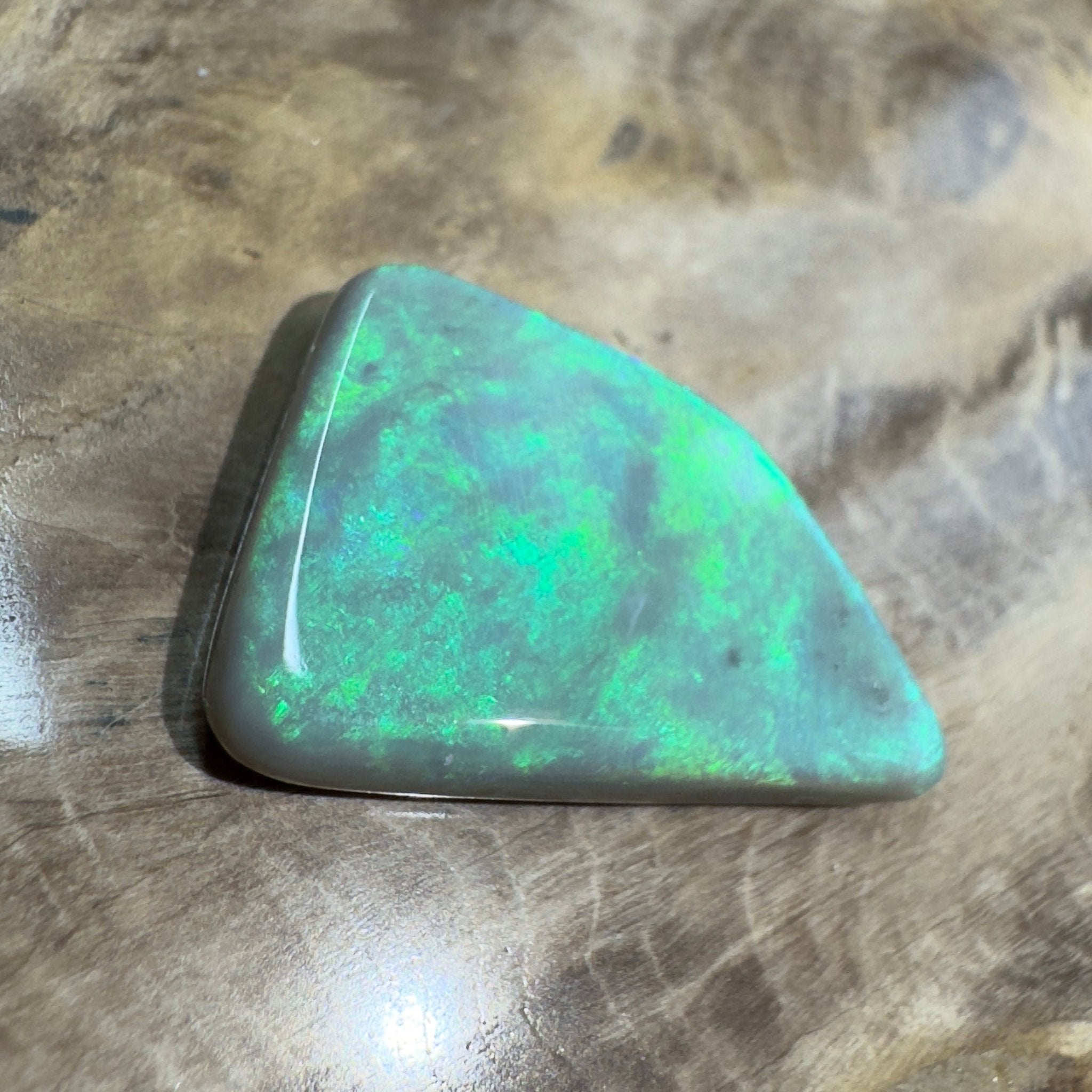 5.3ct Hand - cut Solid Lightning Ridge Semi Black Opal