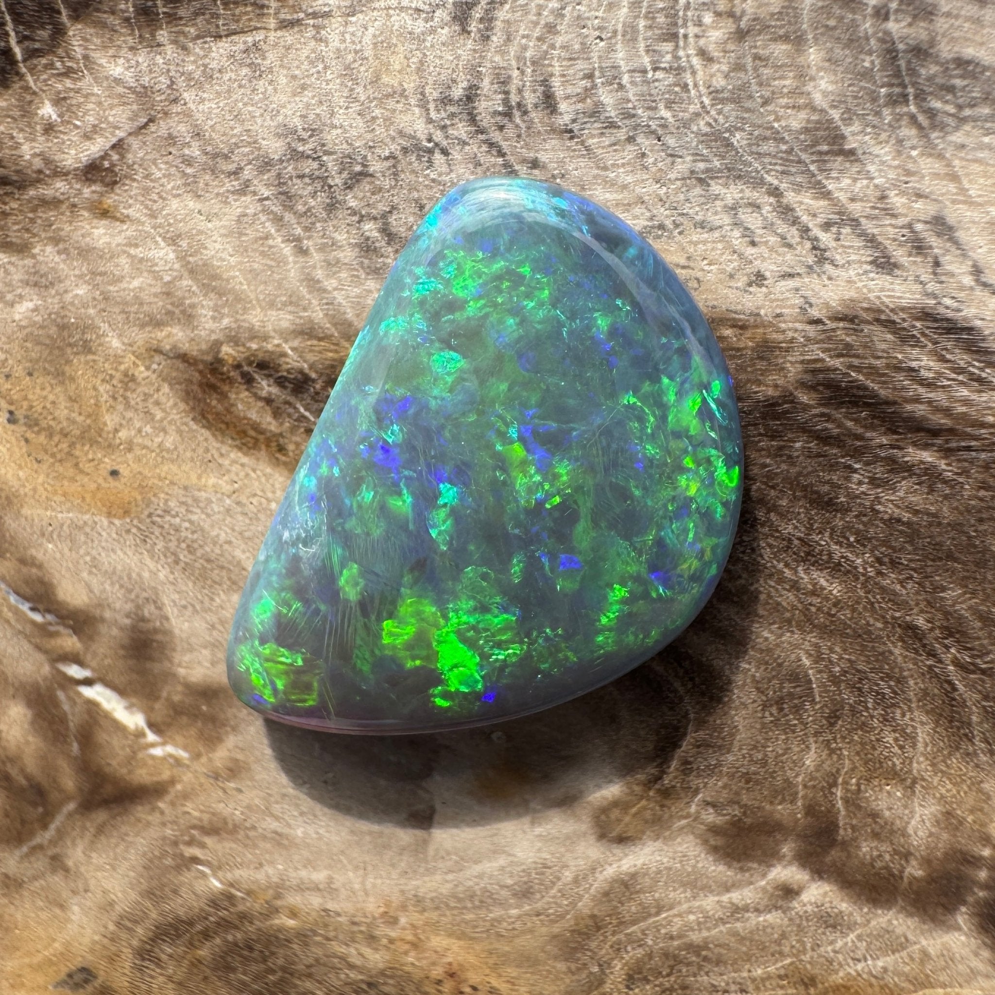 5.4ct Hand - cut Solid Lightning Ridge Semi Black Opal