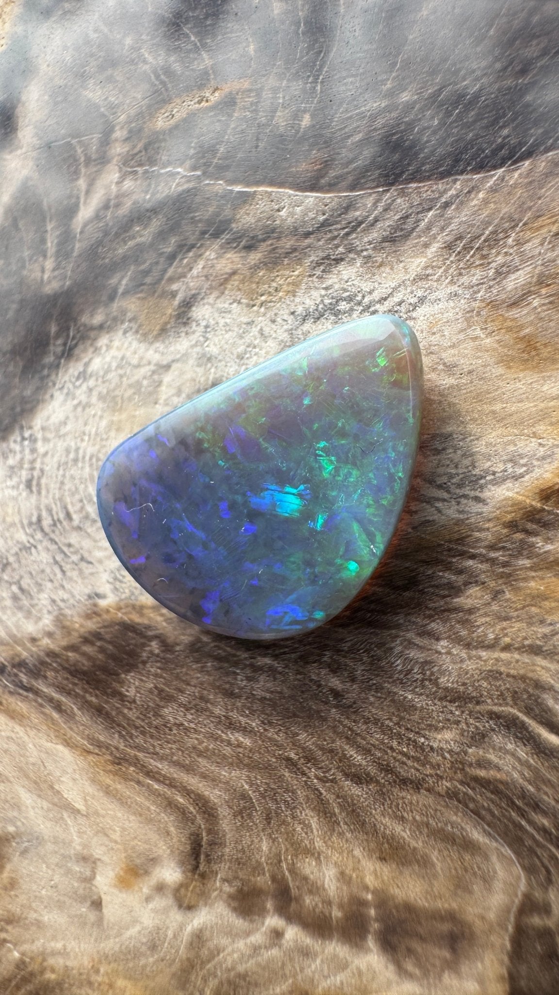 5.4ct Hand - cut Solid Lightning Ridge Semi Black Opal