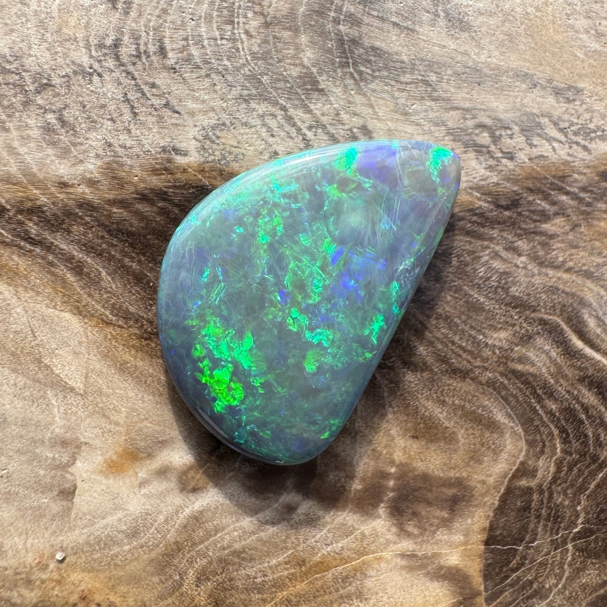 5.4ct Hand - cut Solid Lightning Ridge Semi Black Opal