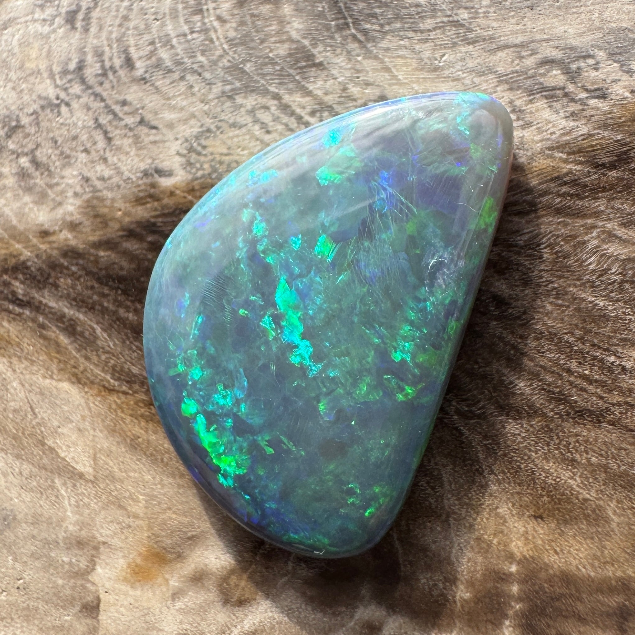 5.4ct Hand - cut Solid Lightning Ridge Semi Black Opal