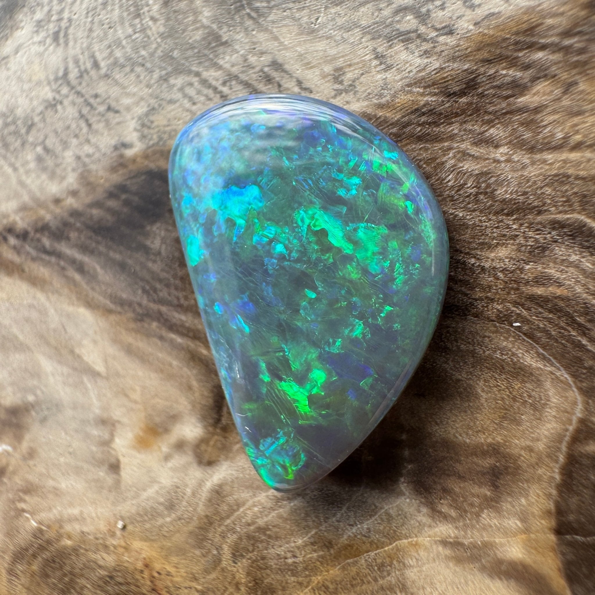 5.4ct Hand - cut Solid Lightning Ridge Semi Black Opal