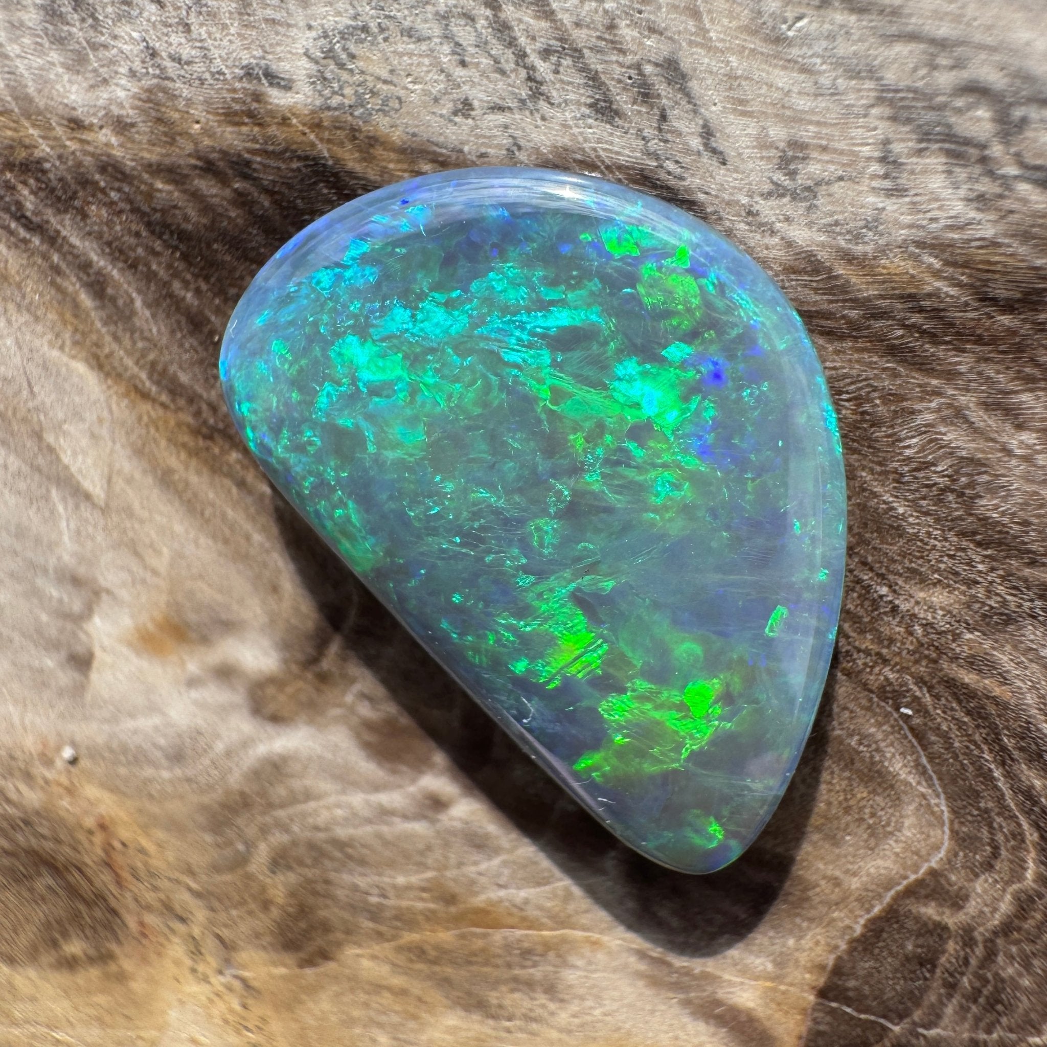 5.4ct Hand - cut Solid Lightning Ridge Semi Black Opal
