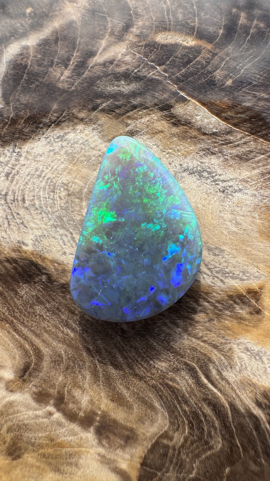 5.4ct Hand - cut Solid Lightning Ridge Semi Black Opal