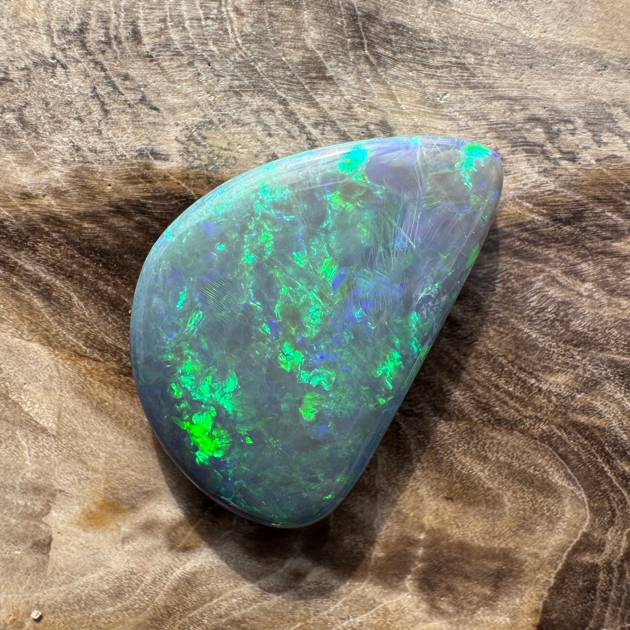 5.4ct Hand - cut Solid Lightning Ridge Semi Black Opal