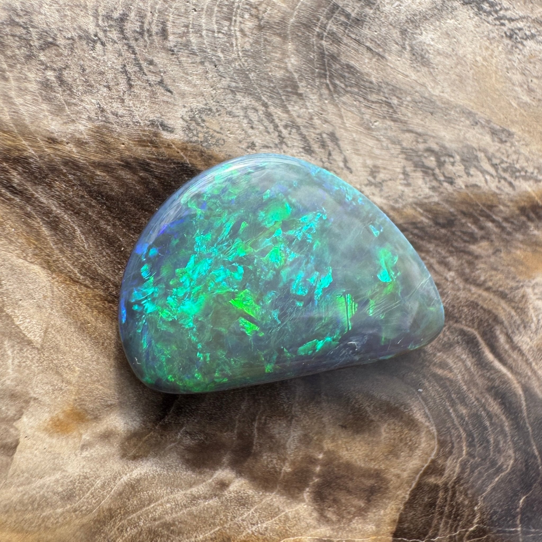 5.4ct Hand - cut Solid Lightning Ridge Semi Black Opal