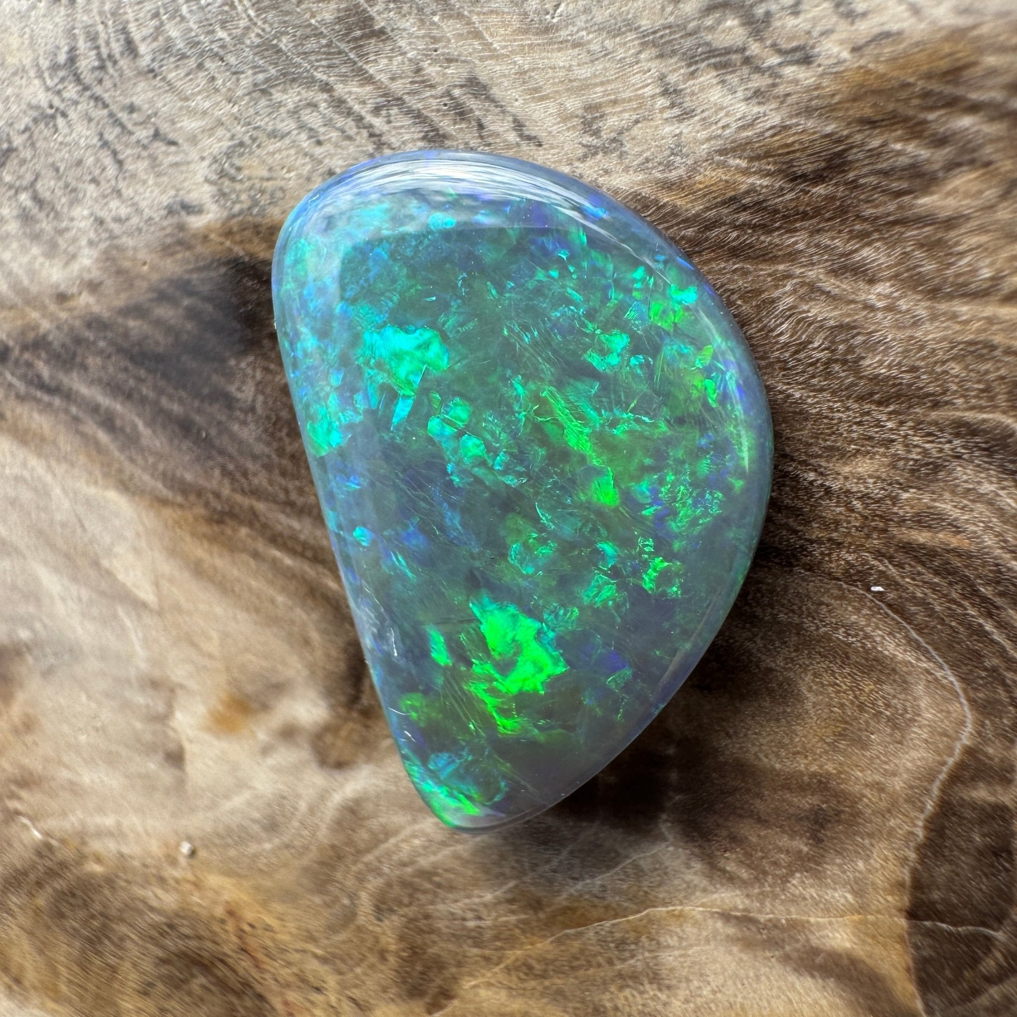 5.4ct Hand - cut Solid Lightning Ridge Semi Black Opal