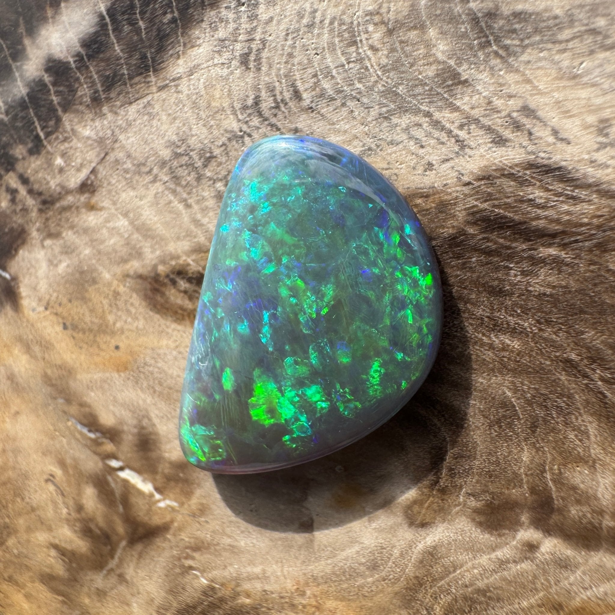 5.4ct Hand - cut Solid Lightning Ridge Semi Black Opal