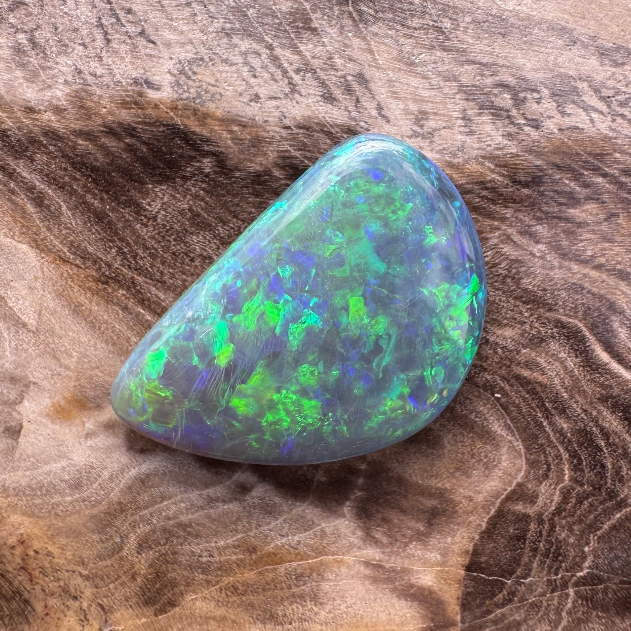 5.4ct Hand - cut Solid Lightning Ridge Semi Black Opal