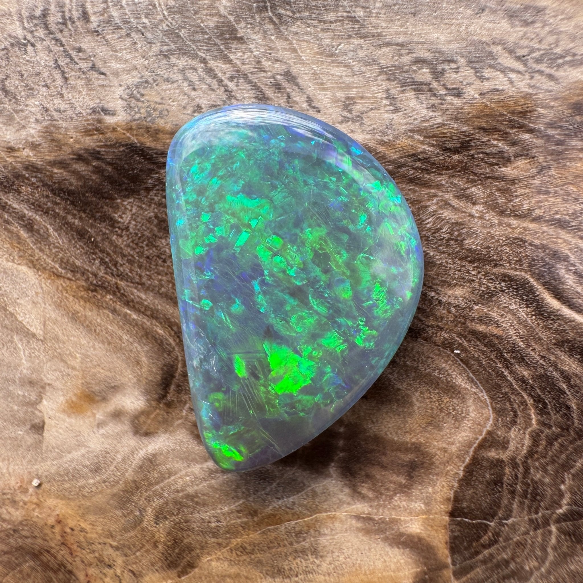 5.4ct Hand - cut Solid Lightning Ridge Semi Black Opal