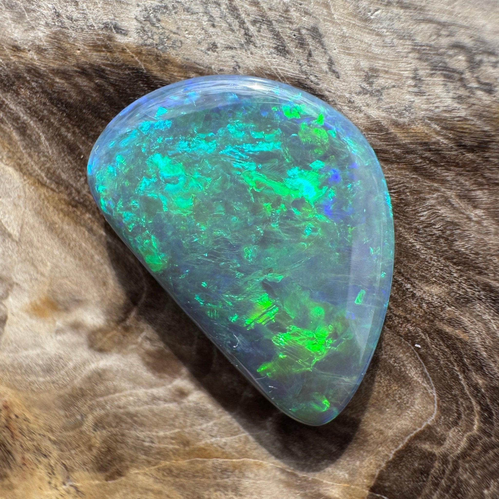 5.4ct Hand - cut Solid Lightning Ridge Semi Black Opal