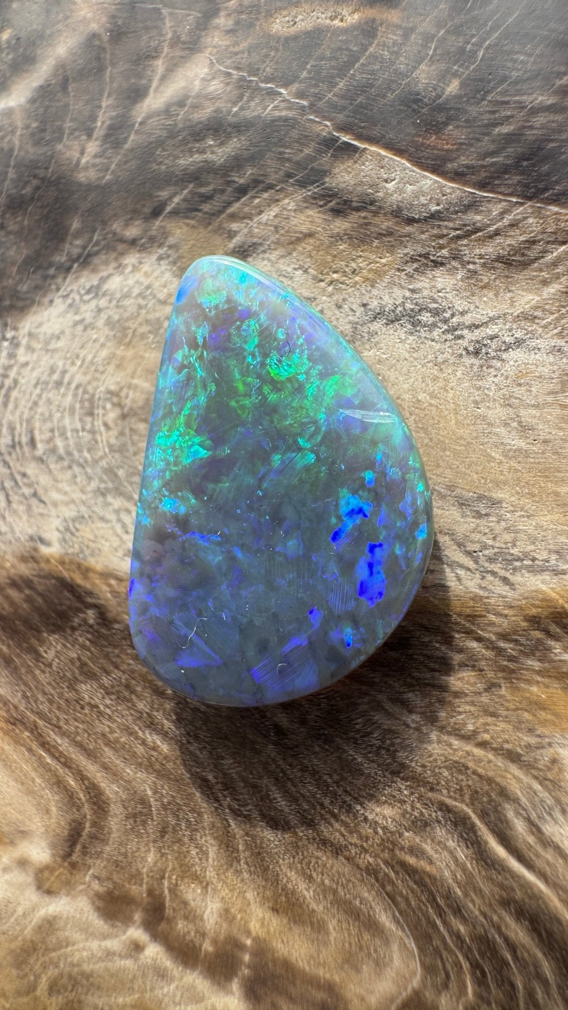 5.4ct Hand - cut Solid Lightning Ridge Semi Black Opal