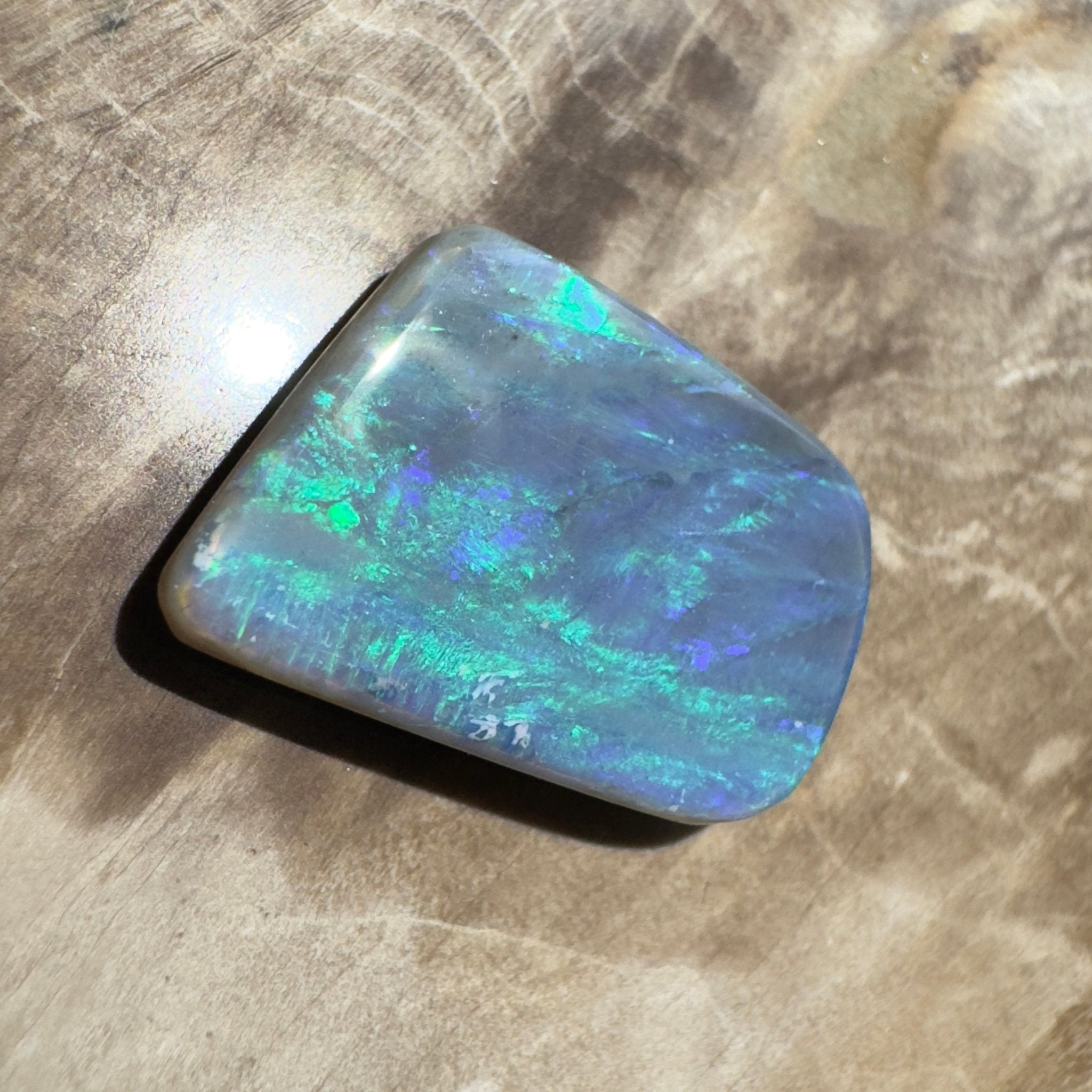 5.8ct Hand - cut Solid Lightning Ridge Semi Black Opal