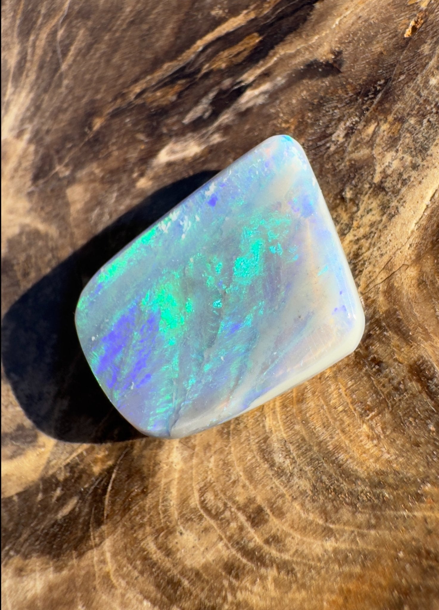 5.8ct Hand - cut Solid Lightning Ridge Semi Black Opal