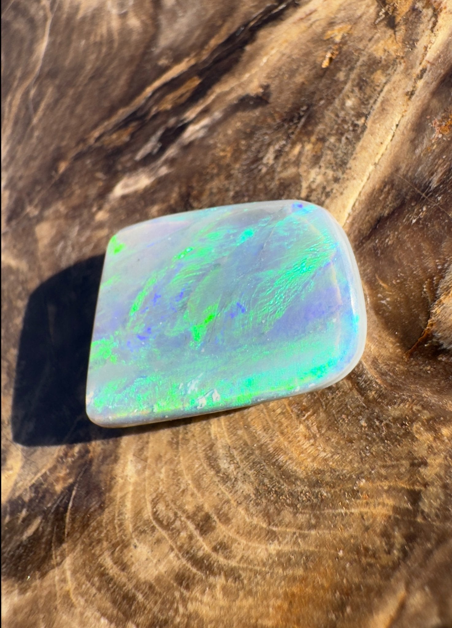 5.8ct Hand - cut Solid Lightning Ridge Semi Black Opal