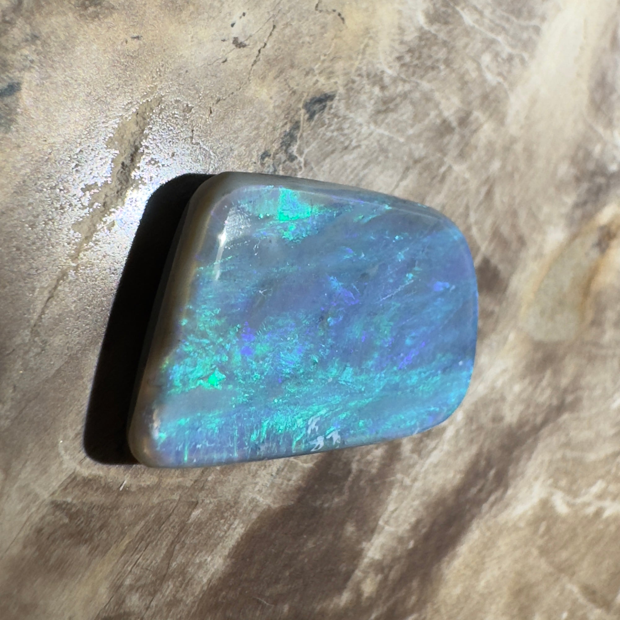 5.8ct Hand - cut Solid Lightning Ridge Semi Black Opal