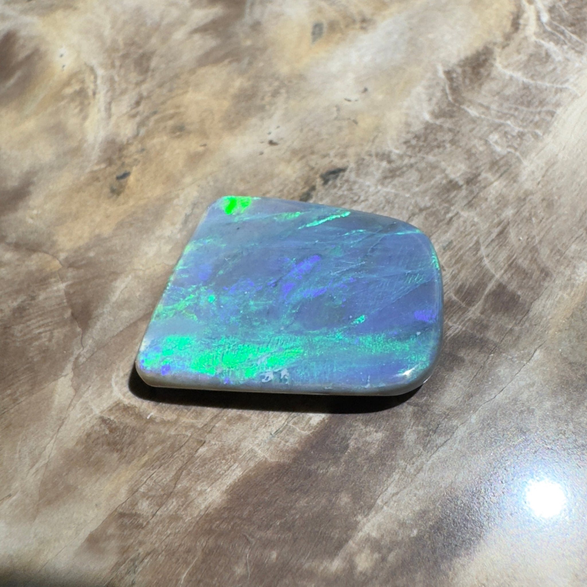 5.8ct Hand - cut Solid Lightning Ridge Semi Black Opal