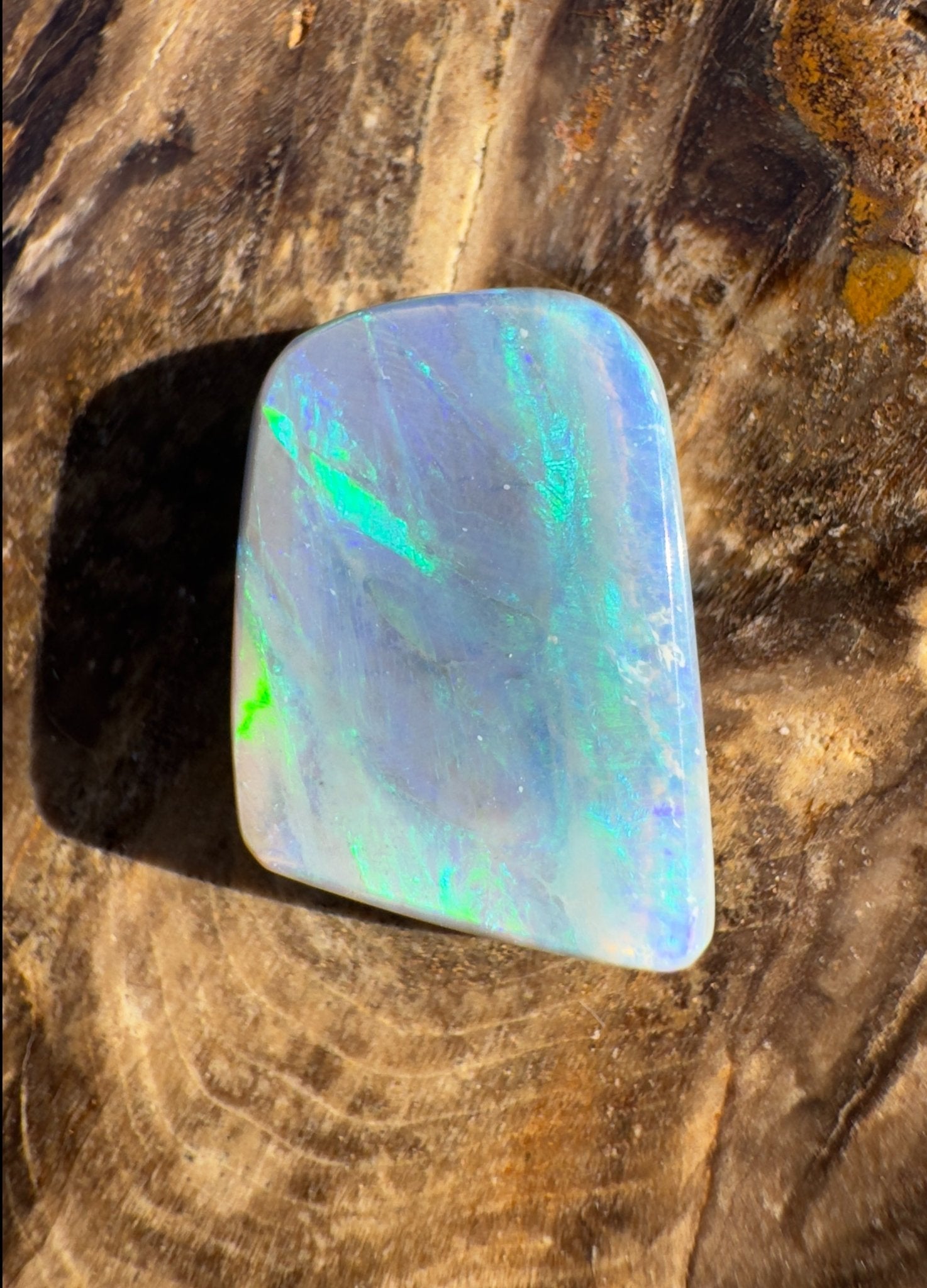 5.8ct Hand - cut Solid Lightning Ridge Semi Black Opal