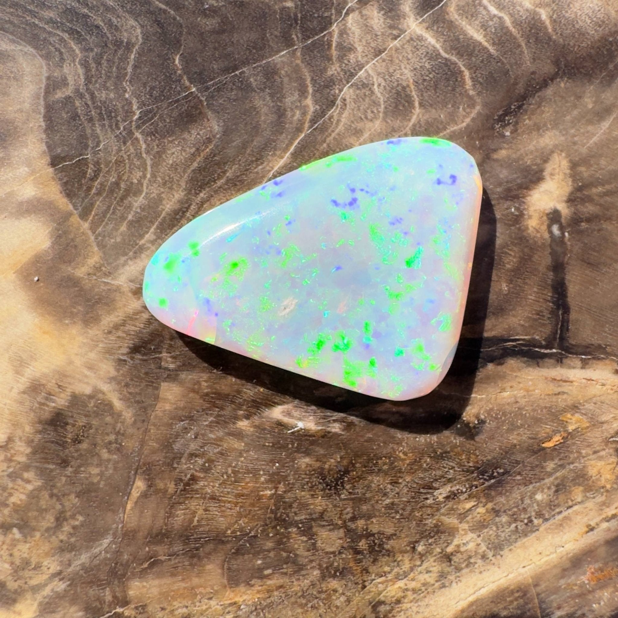 6.9ct Hand - cut Solid Australian Lightning Ridge Crystal Opal