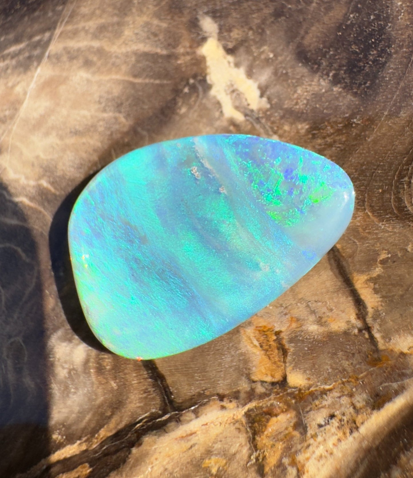 7.1ct Hand - Cut Solid Lightning Ridge Crystal Opal