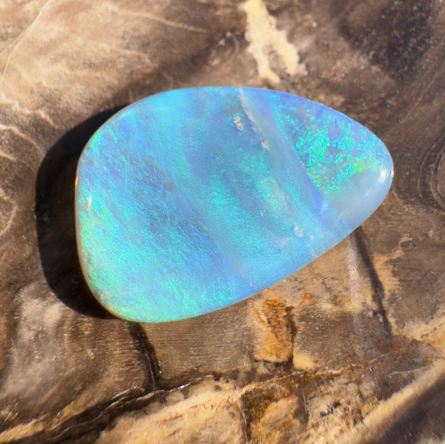 7.1ct Hand - Cut Solid Lightning Ridge Crystal Opal