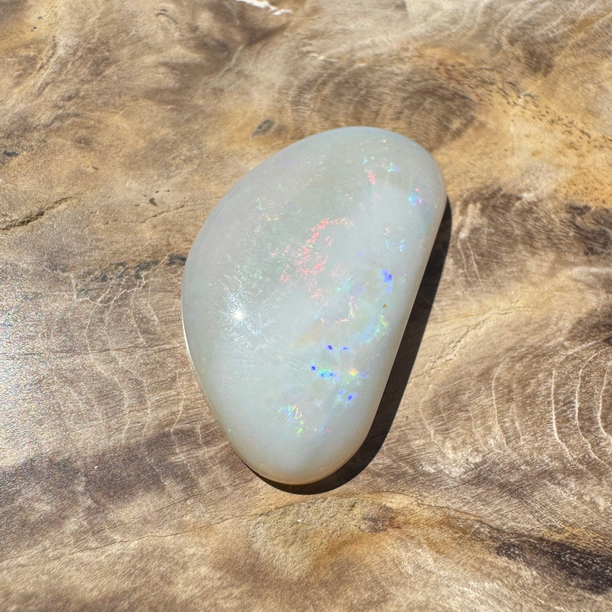 9.9ct Hand - cut Solid Lightning Ridge Opal