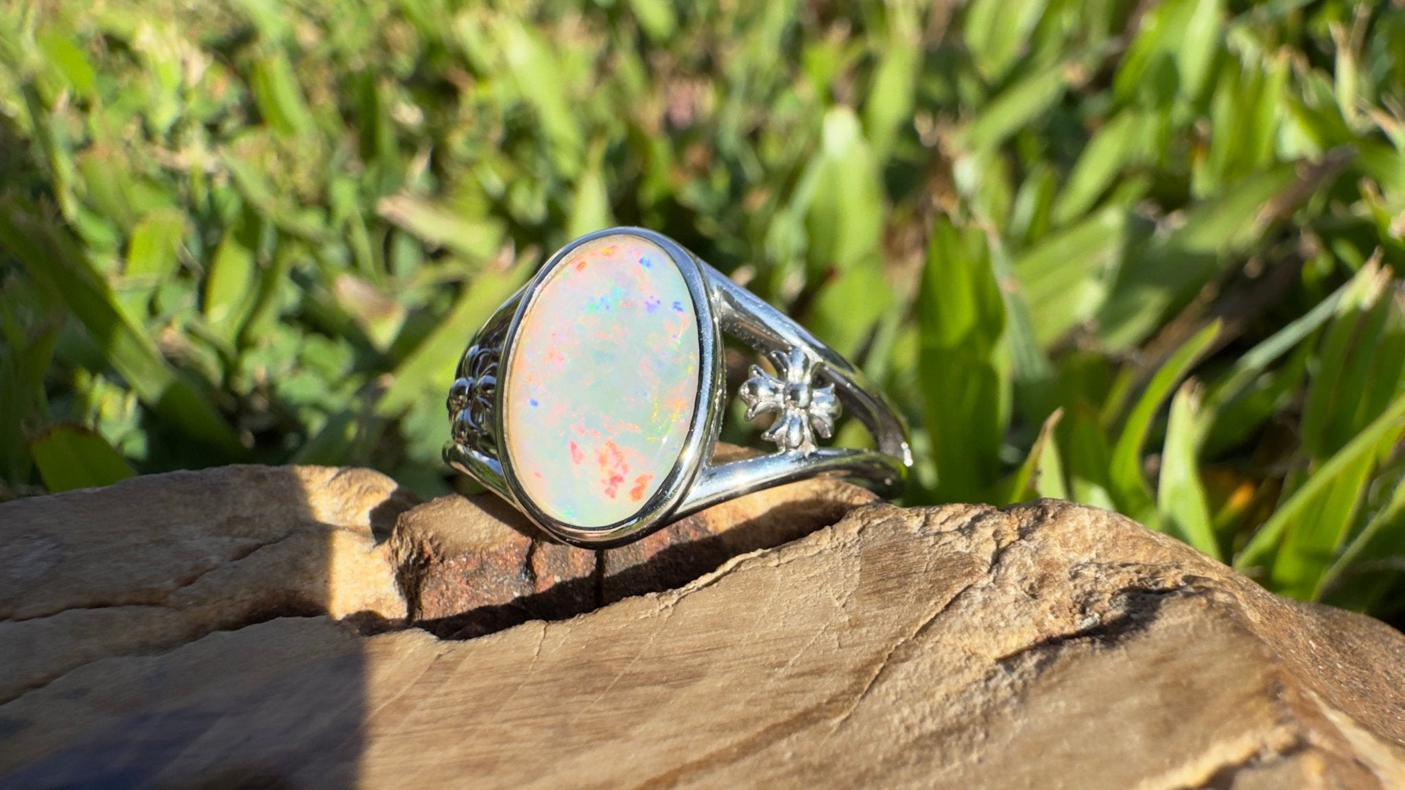 Arckaringa Gleam ~ 1.4ct Solid Coober Pedy Opal 925 Sterling Silver Ring