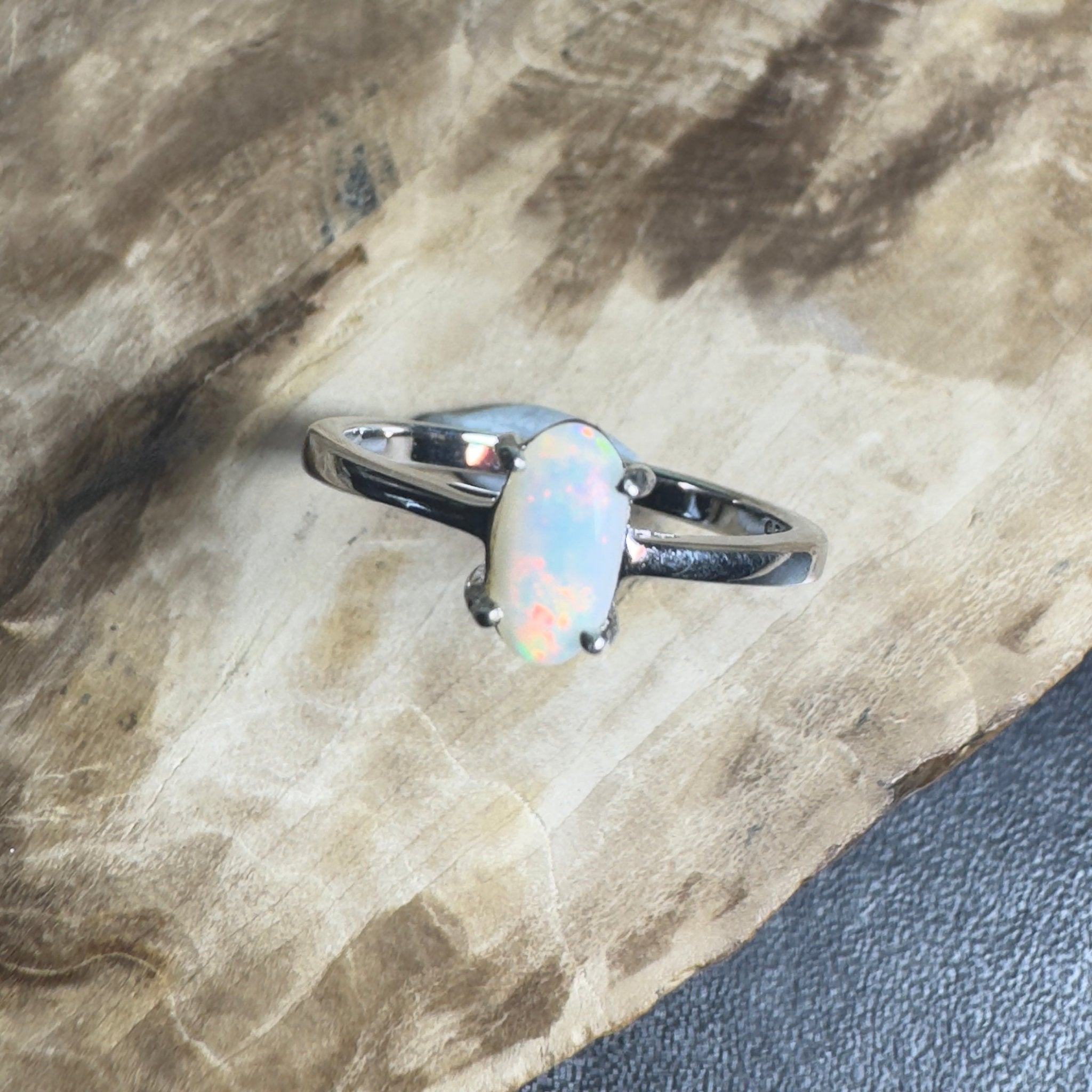 Arid Ridge Promise – 0.4ct Mintabie Opal Ring