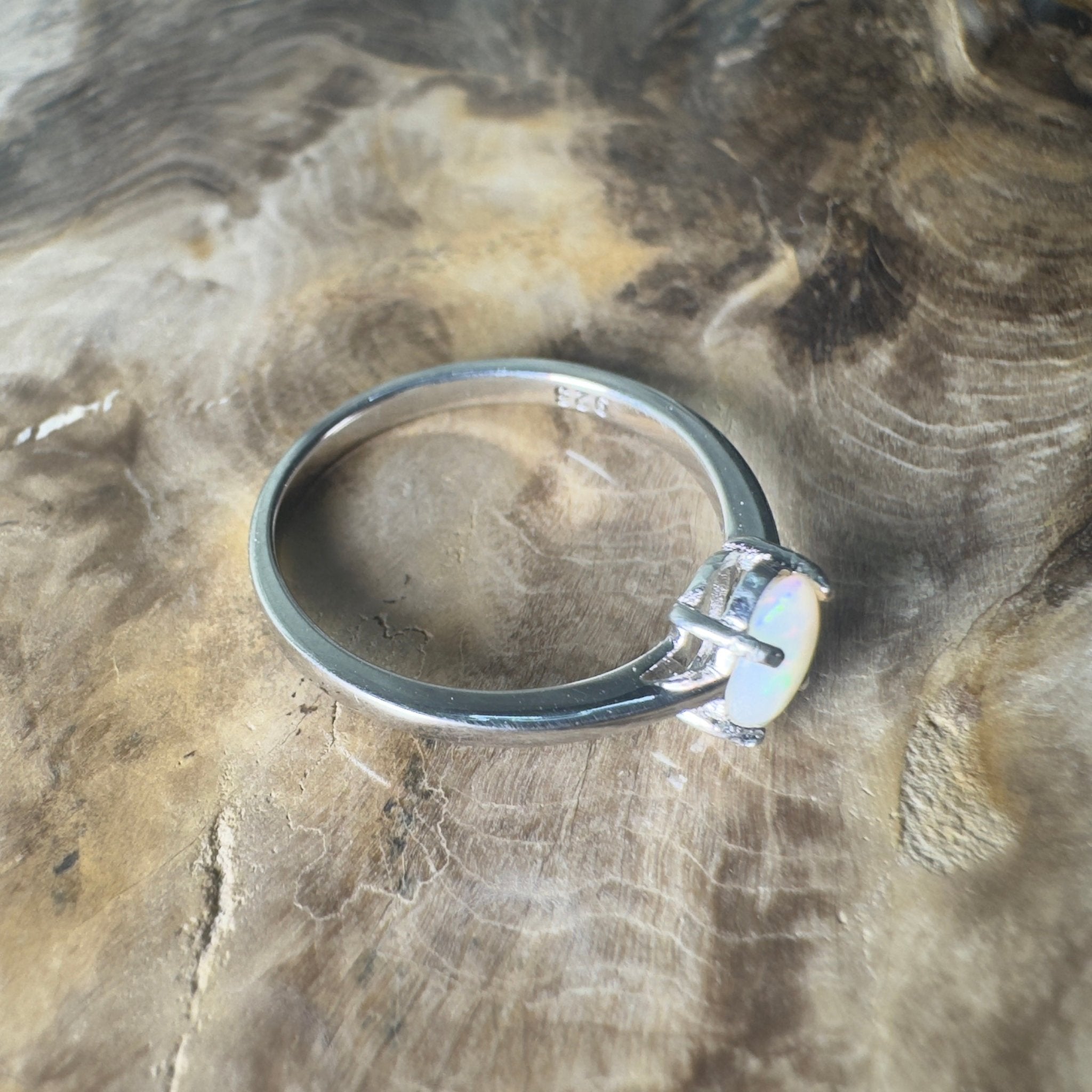 Arid Ridge Promise – 0.4ct Mintabie Opal Ring