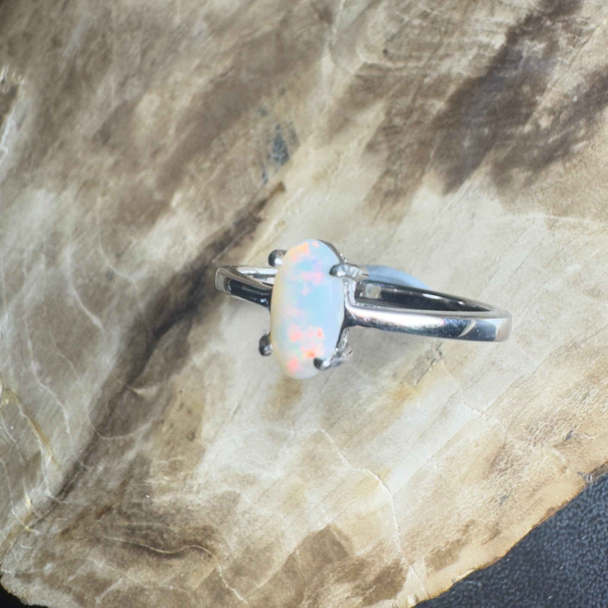 Arid Ridge Promise – 0.4ct Mintabie Opal Ring