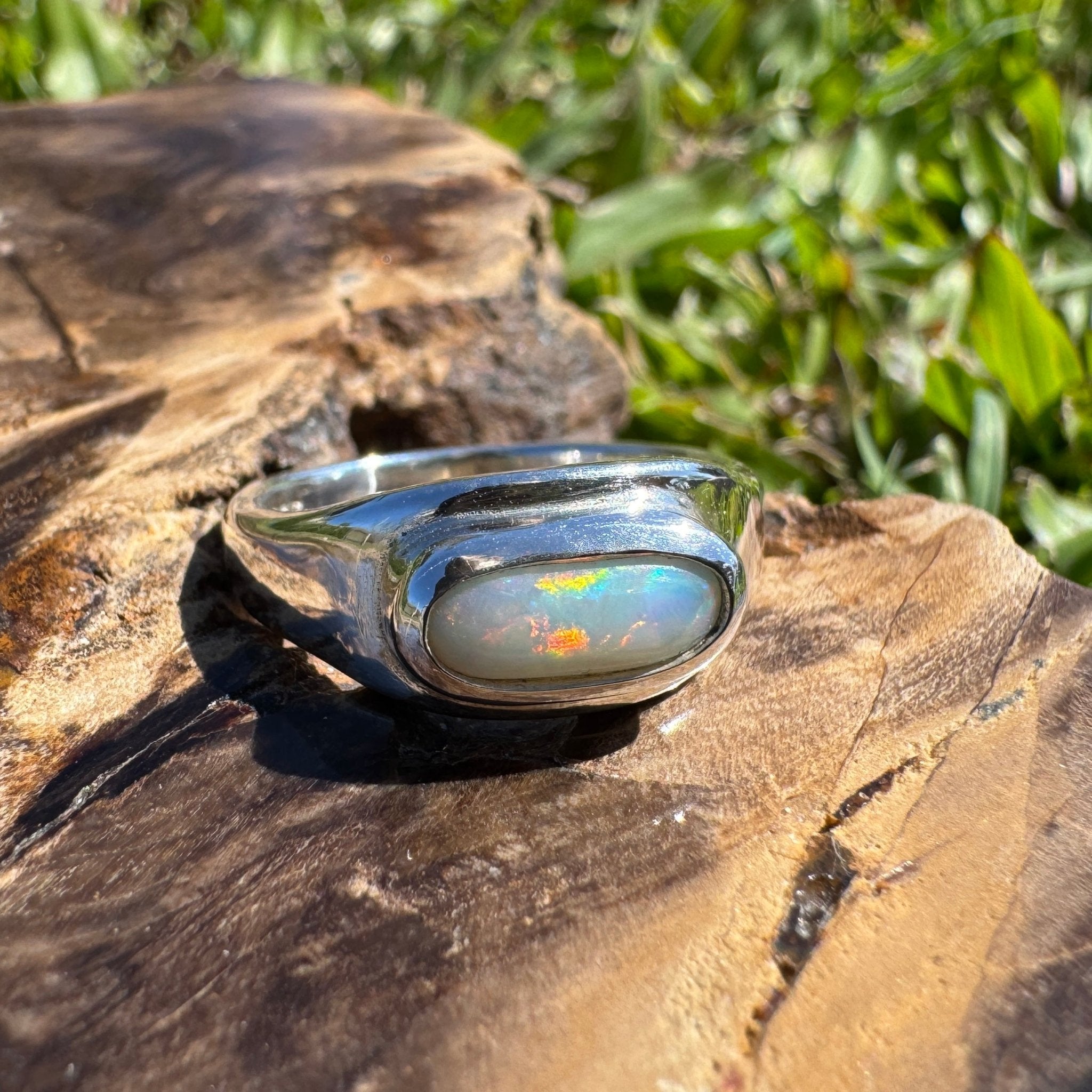 Aurora Dawn – 0.75ct Solid Mintabie Opal 925 Sterling Silver Ring