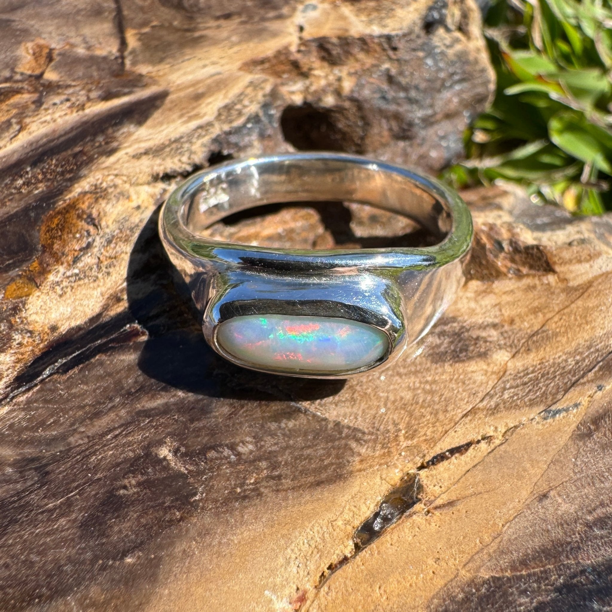 Aurora Dawn – 0.75ct Solid Mintabie Opal 925 Sterling Silver Ring