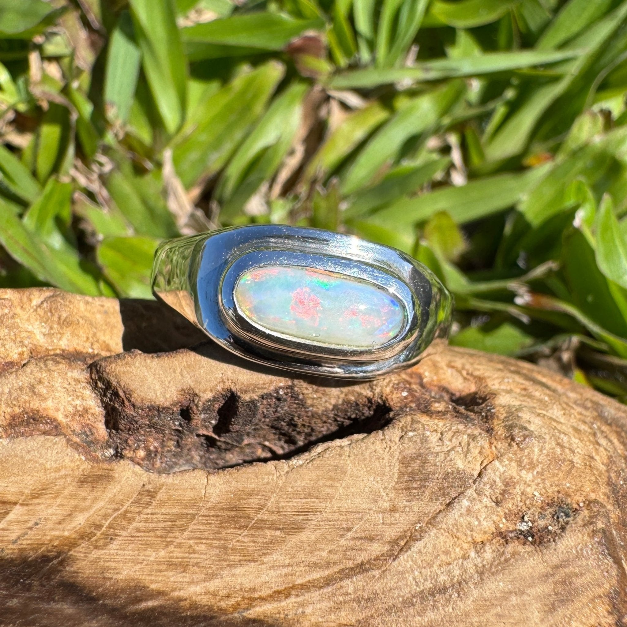 Aurora Dawn – 0.75ct Solid Mintabie Opal 925 Sterling Silver Ring