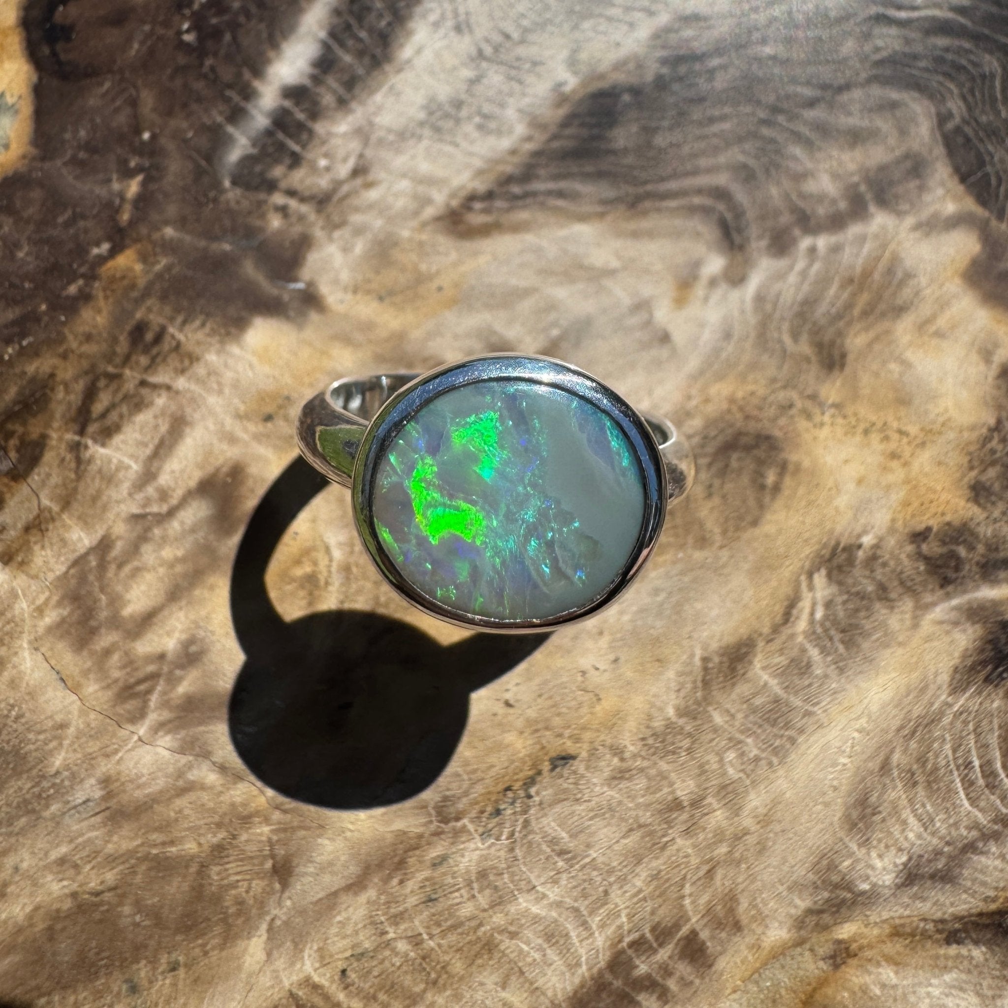 Azure Flame Glow – 2.5ct Solid Lightning Ridge Opal 925 Sterling Silver Ring